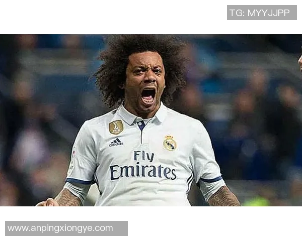 世界顶级十号足球后卫球星排名分析与榜单揭秘